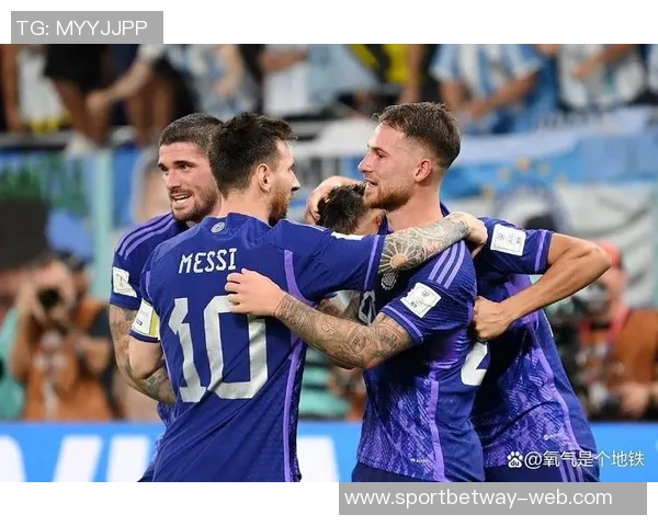 麦卡利斯特发声激励球队共同面对挑战携手走出艰难时刻